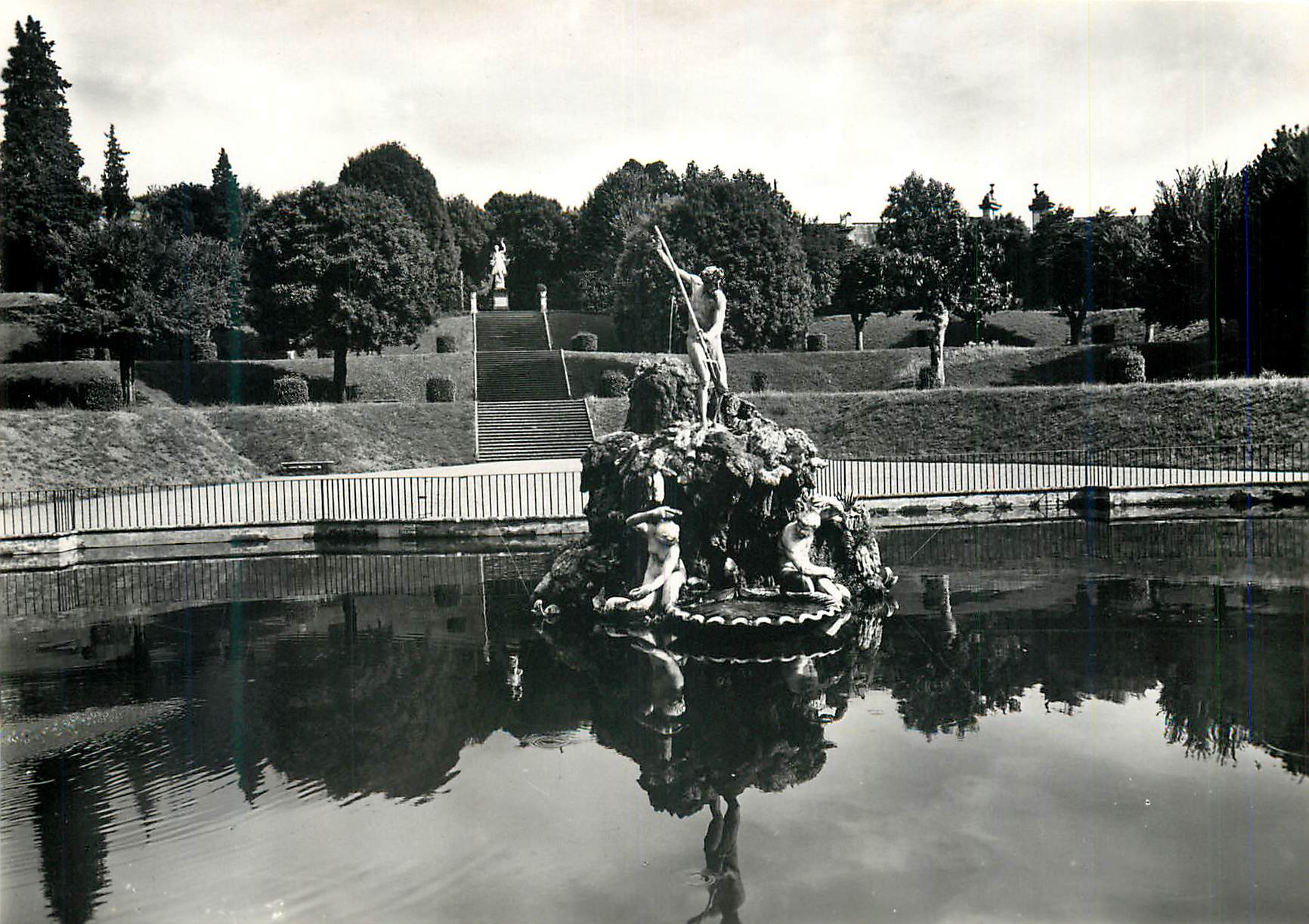 CPM Florence le jardin de boboli neptune