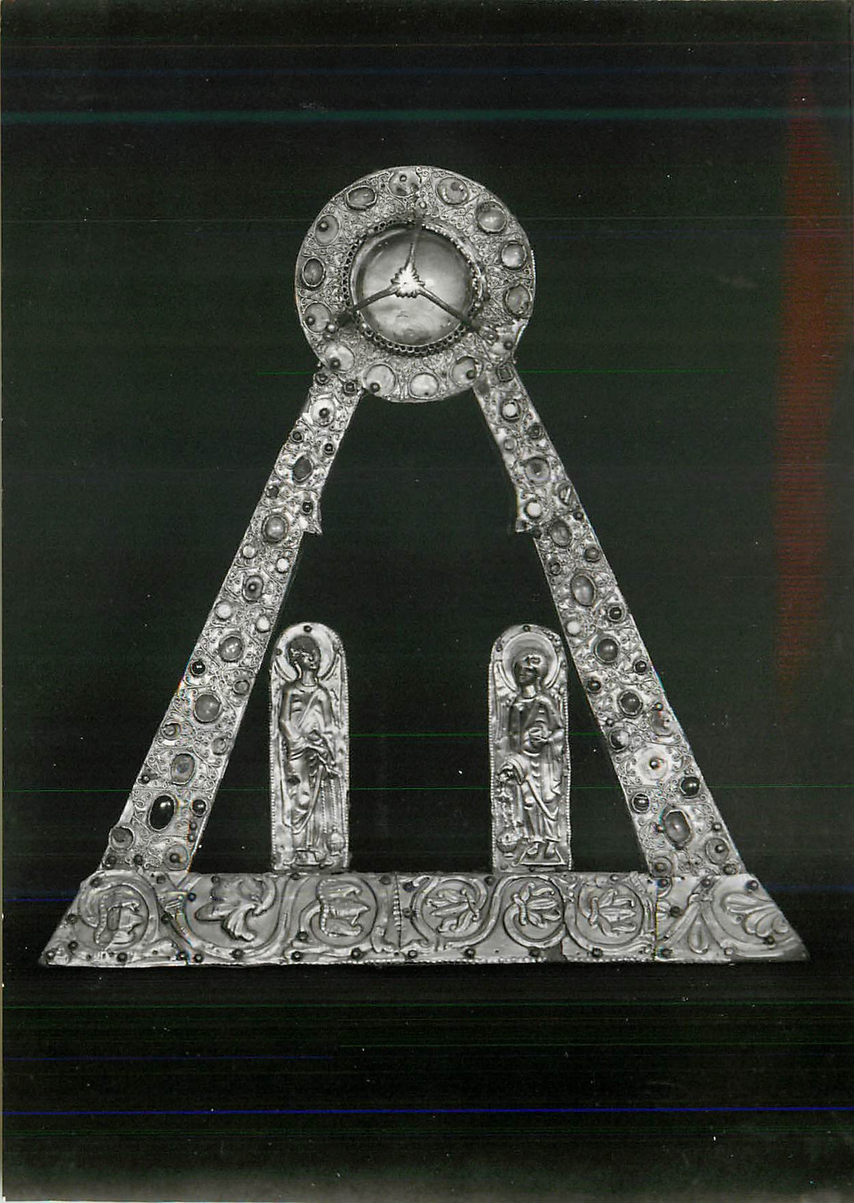 CPM Conques (aveyron) tresor de l eglise sainte foy a dit de charlemagne