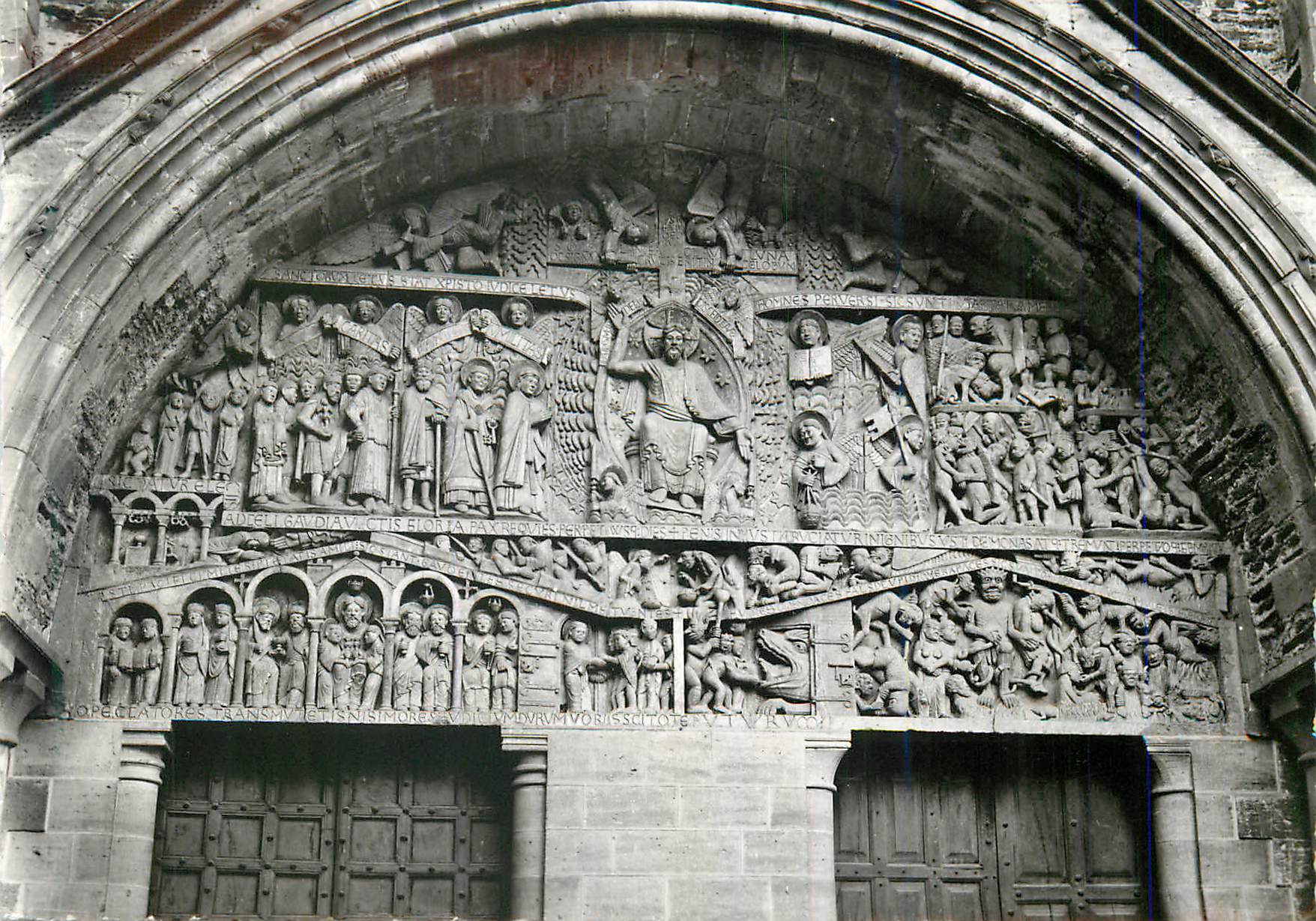 CPM Conques en rouergue (aveyron) le tympan (xii siecle)