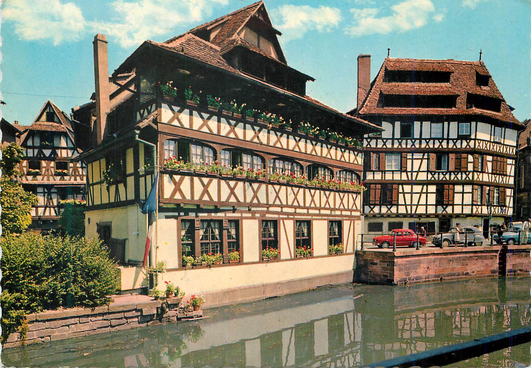 Maisons à colombages sur canal — Strasbourg — éditeur non visible