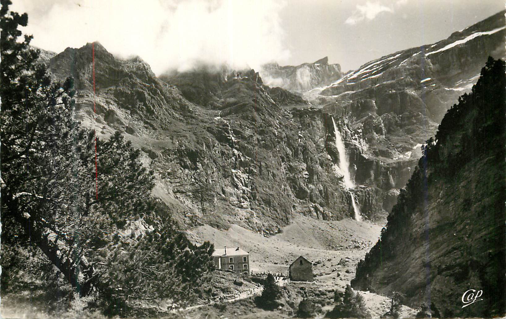 CPM Gavarnie l hotel du cirque et la grande cascade