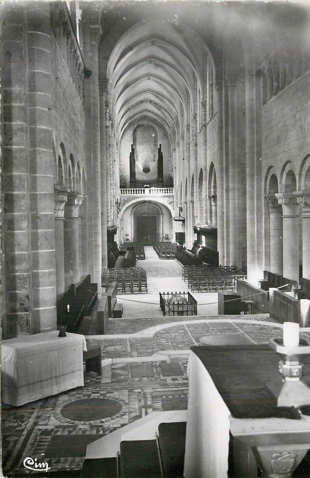 CPM St benoit sur loire (loiret) basilique (interieur) mosaique du choeur (vue d ensemble)