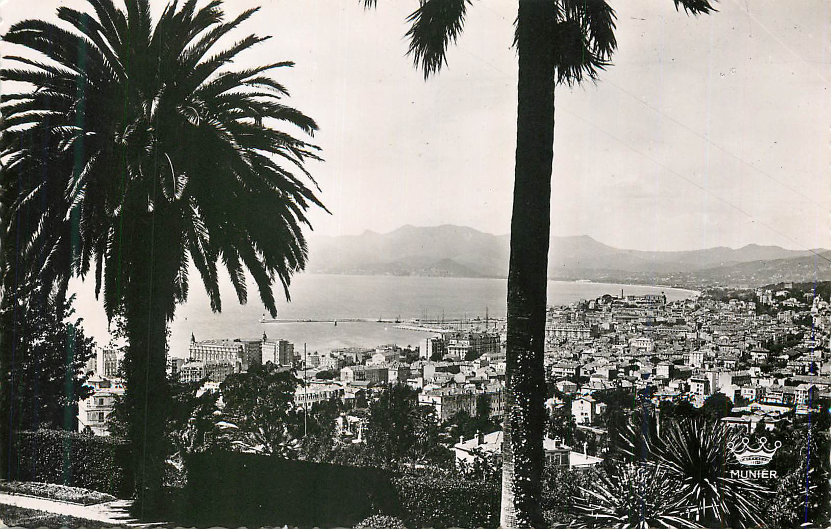CPM Cannes vue generale prise de super cannes