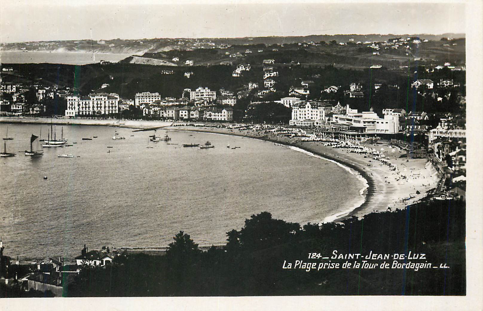 CPM Saint jean de luz la plage prise de la tour de bordagain
