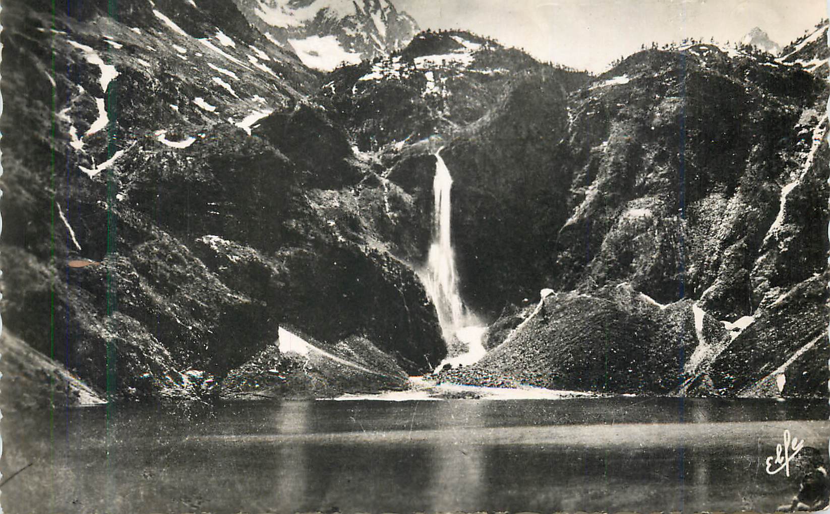 CPM Environs de luchon (haute garonne) lac d oo la grande cascade et le pic quairat (3058m)