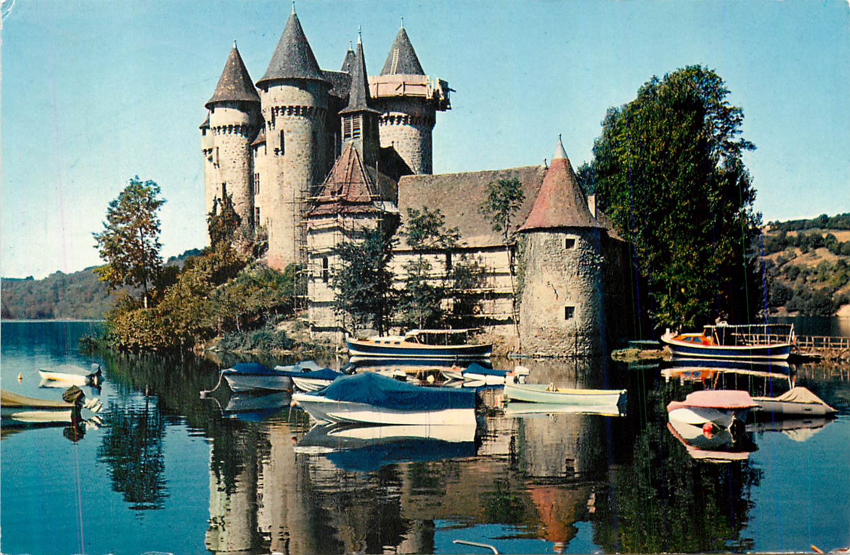 CPM Barrage de bort les orgues (correze) le chateau de val (xv s) base du yachting club de france