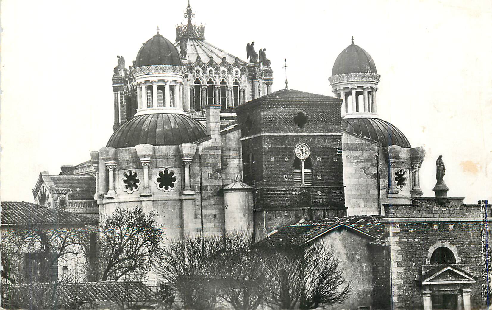 CPM Ars (ain) la basilique et l ancienne eglise d ars
