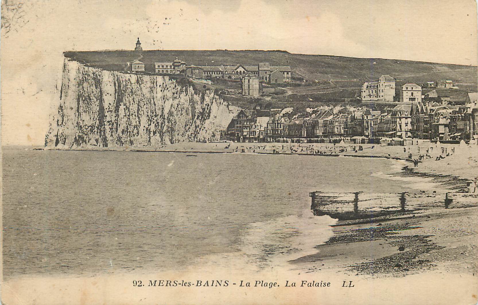 CPA Mers les bains la plage la falaise