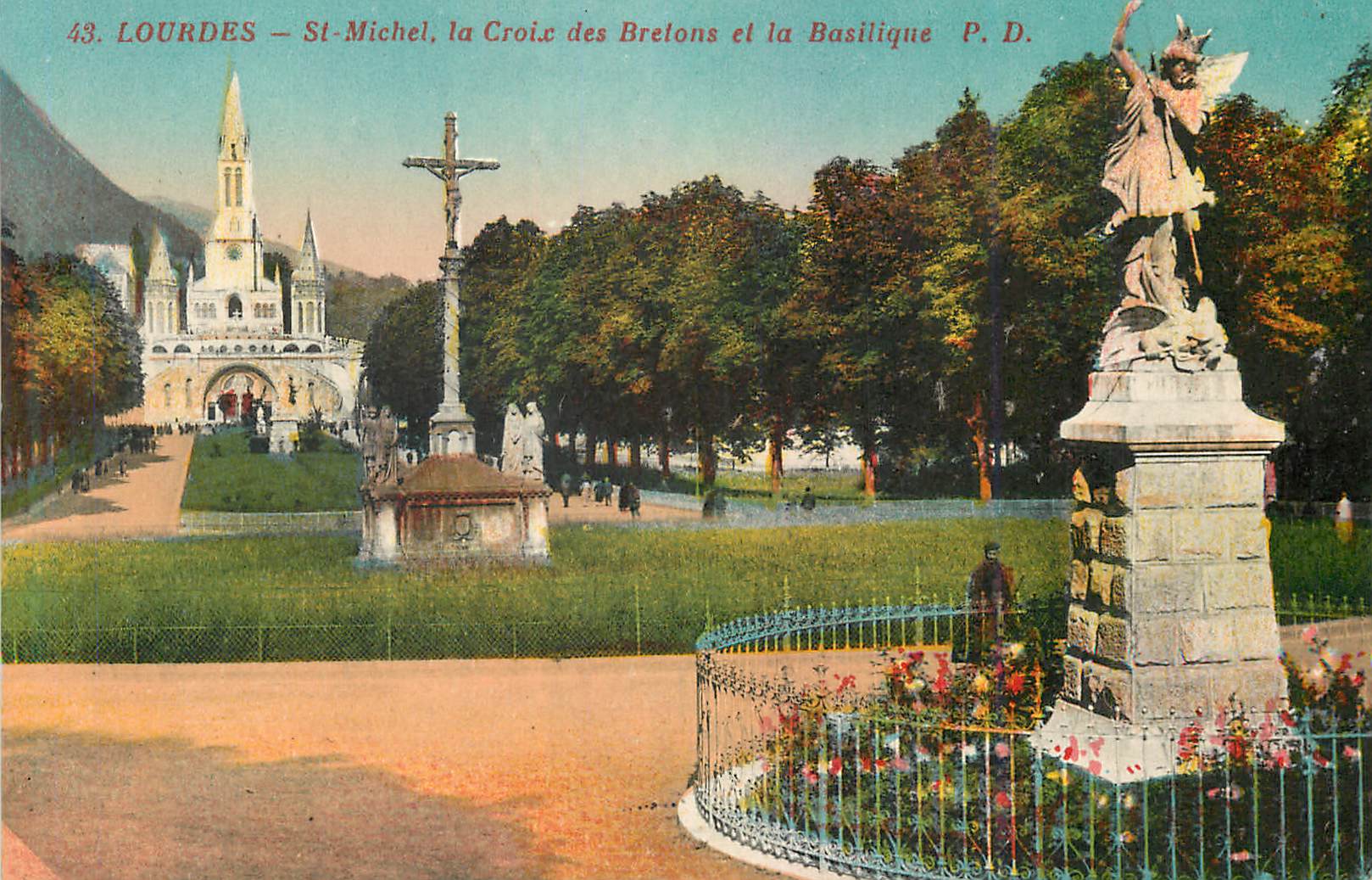 CPA Lourdes st michel la croix des bretons et la basilique