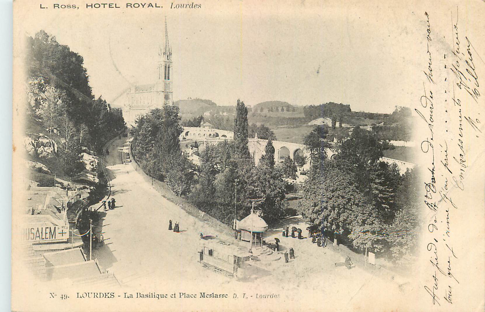 CPA Lourdes la basilique et place merlanne