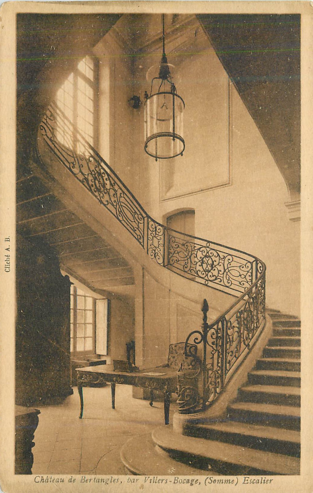 CPA Chateau de bertangles villers bocage (somme) escalier