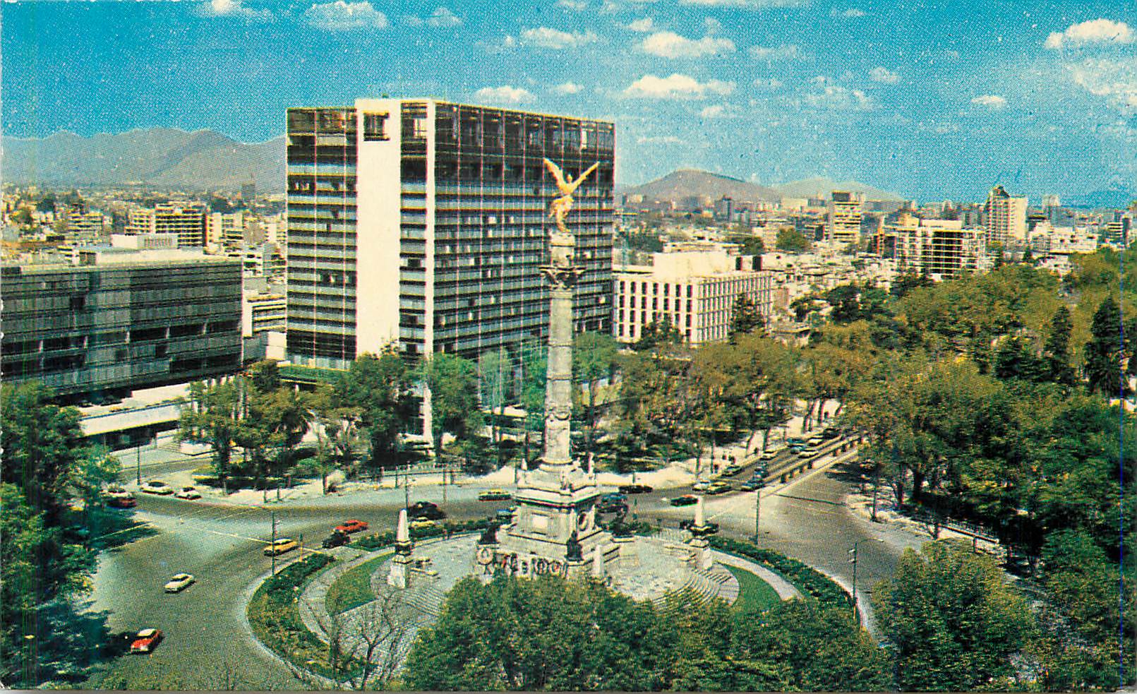 CPM The independence monument and the maria isabel hotel