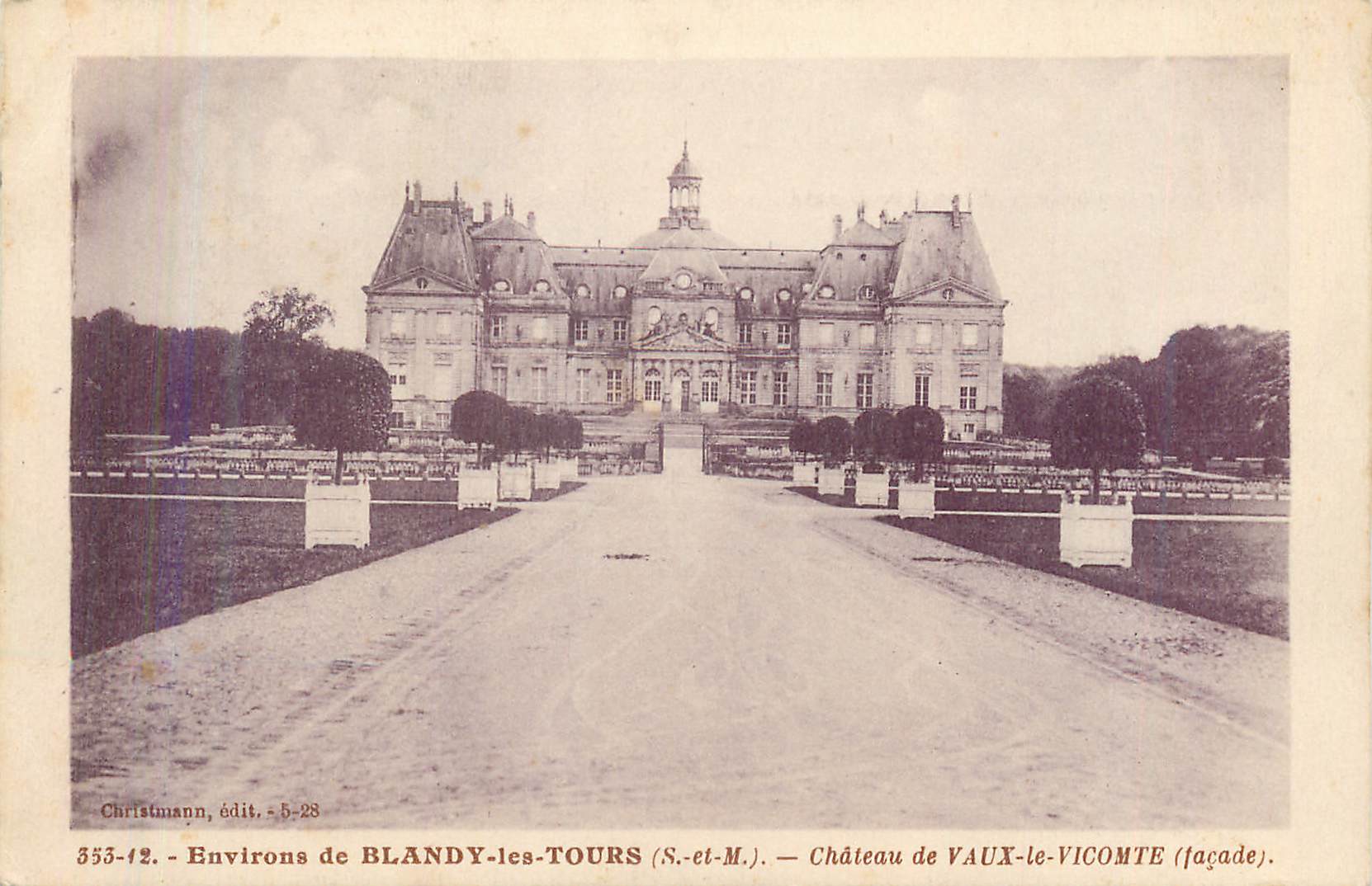 CPA Environs de blandy les tours (s et m) chateau de vaux le vicompte (facade)