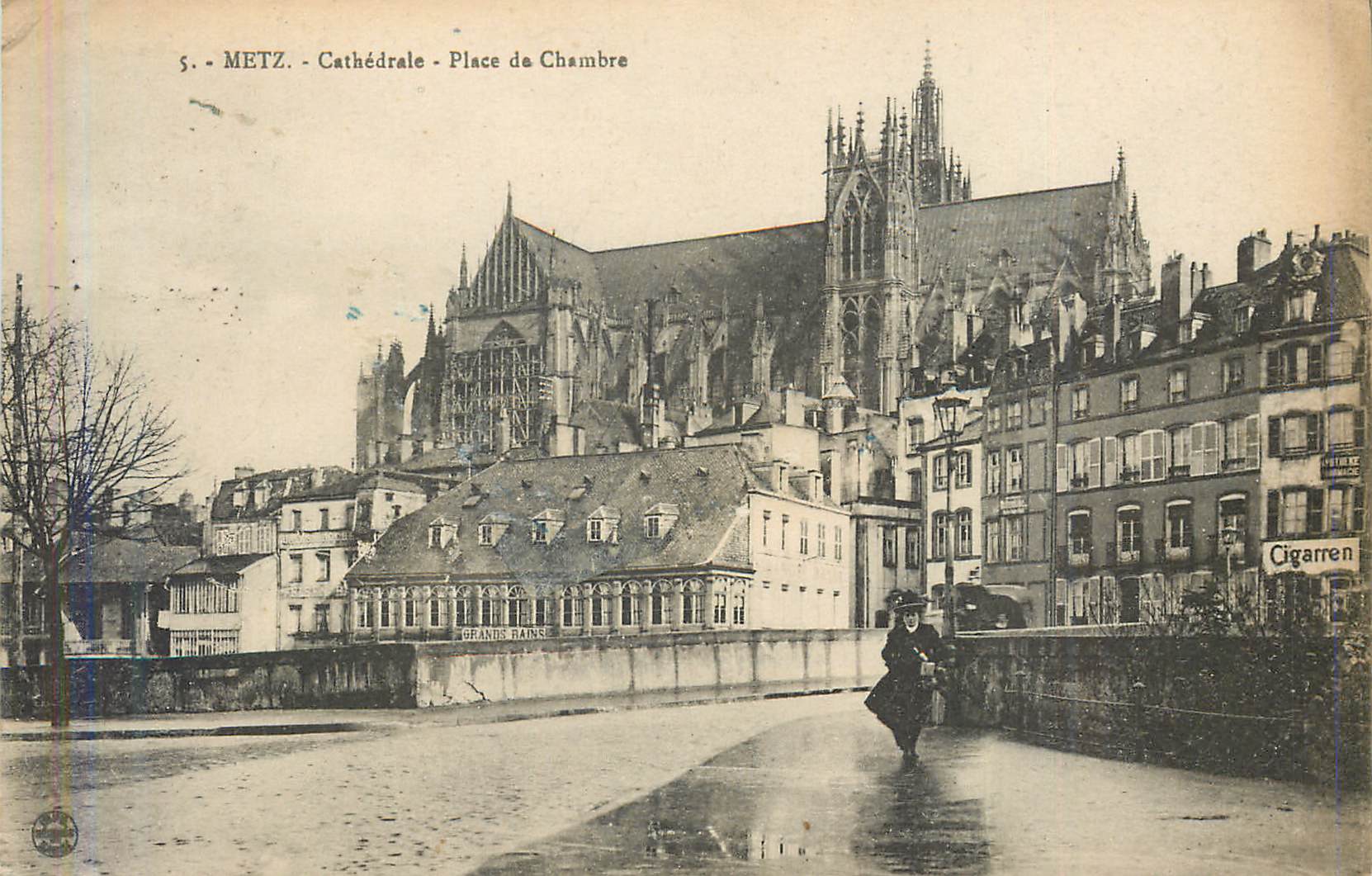 CPA Metz cathedrale place de chambres