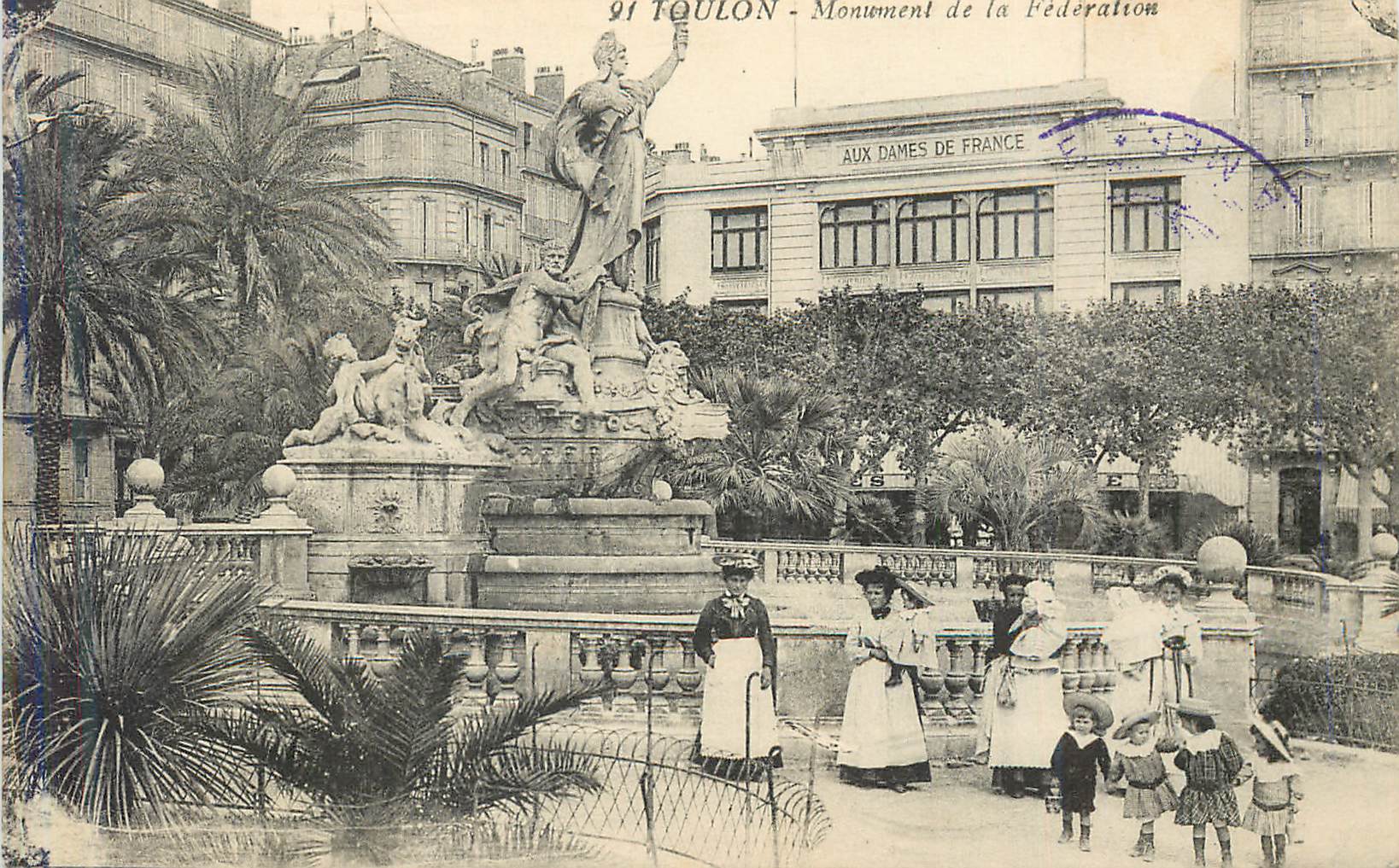 CPA Toulon monument de la federation Nourrices Enfants