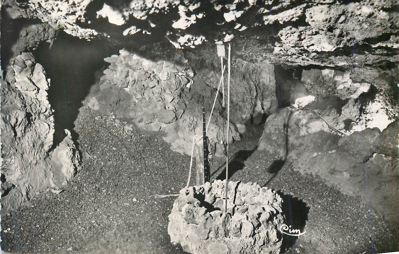CPM Royat les bains (p de d) les grottes rouges satle de gaz carbonique