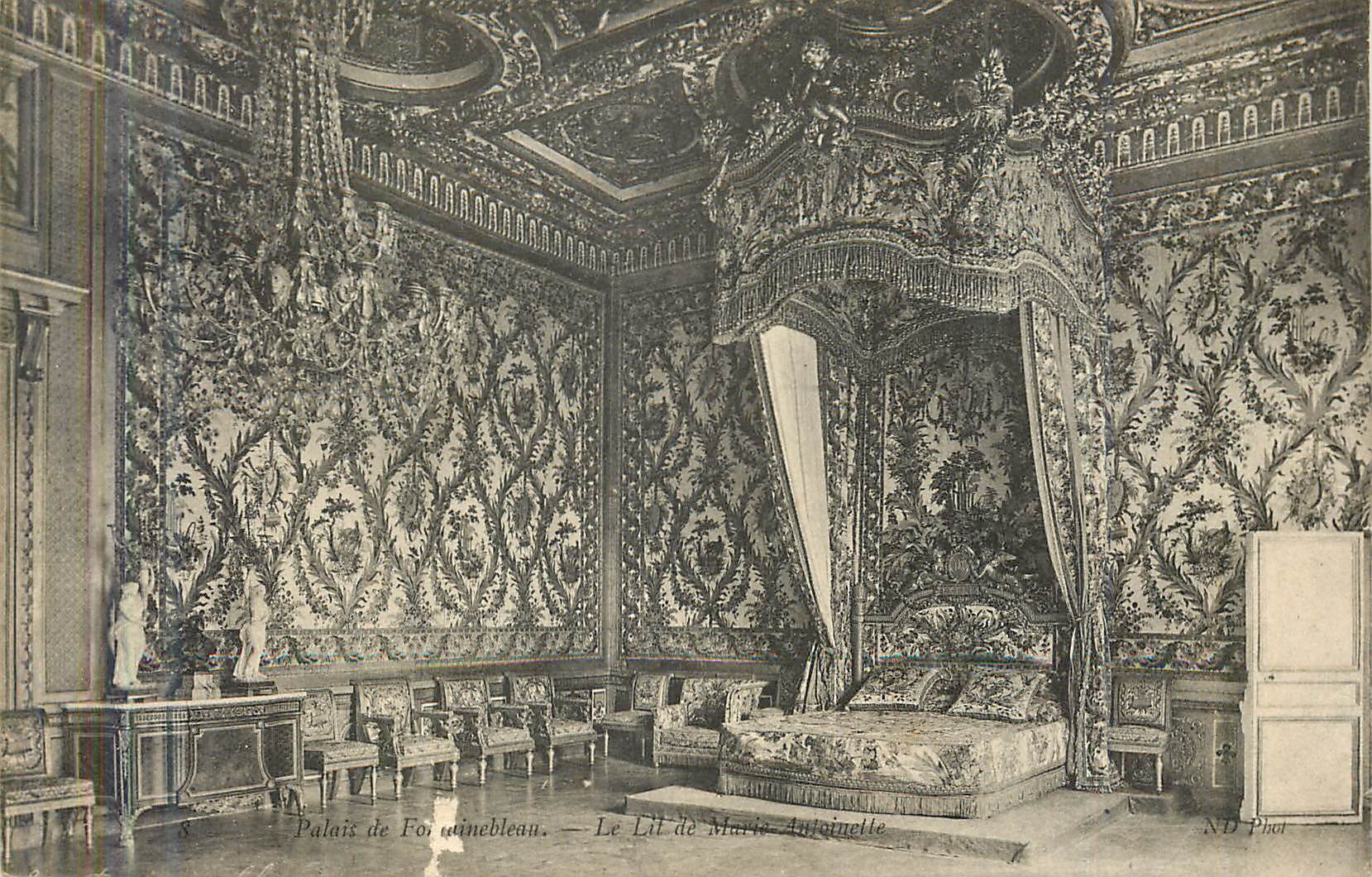 Schloss Fontainebleau — Das Bett Marie-Antoinettes — ND Phot