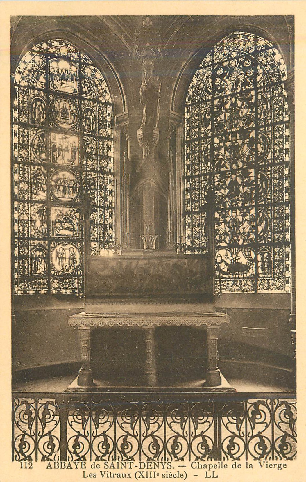 CPA Abbaye de saint denys chapelle de la vierge les vitraux (xiii siecle)