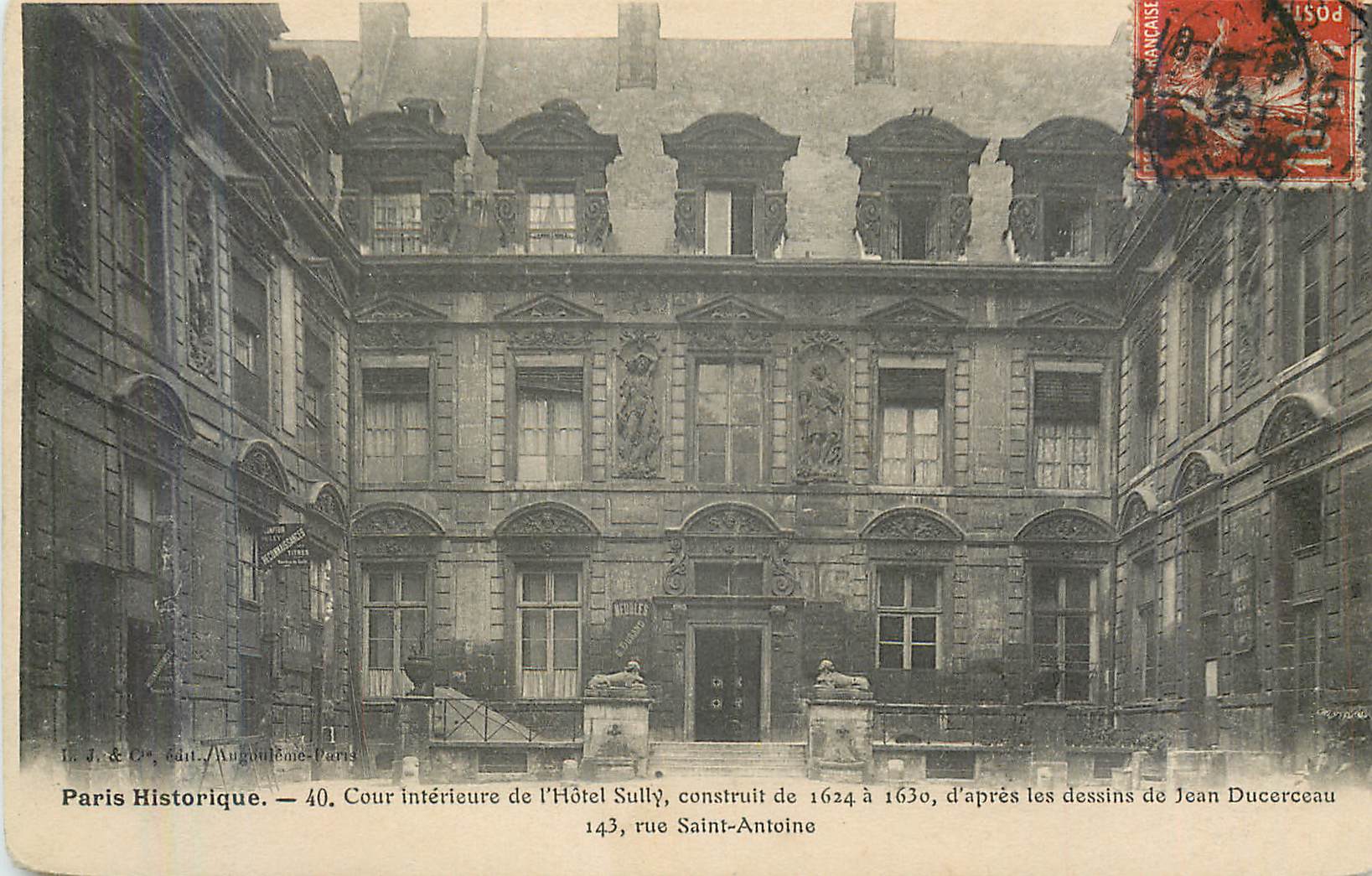 CPA Paris historique cour interieure de l hotel sully