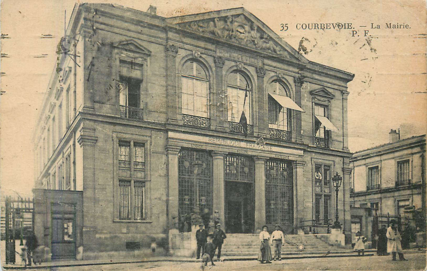 CPA Courbevoie la mairie