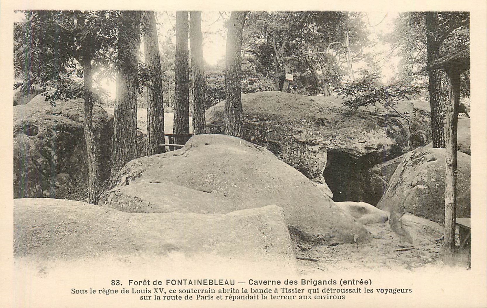 Bosque de FONTAINEBLEAU — Cueva de los Bandidos (entrada)