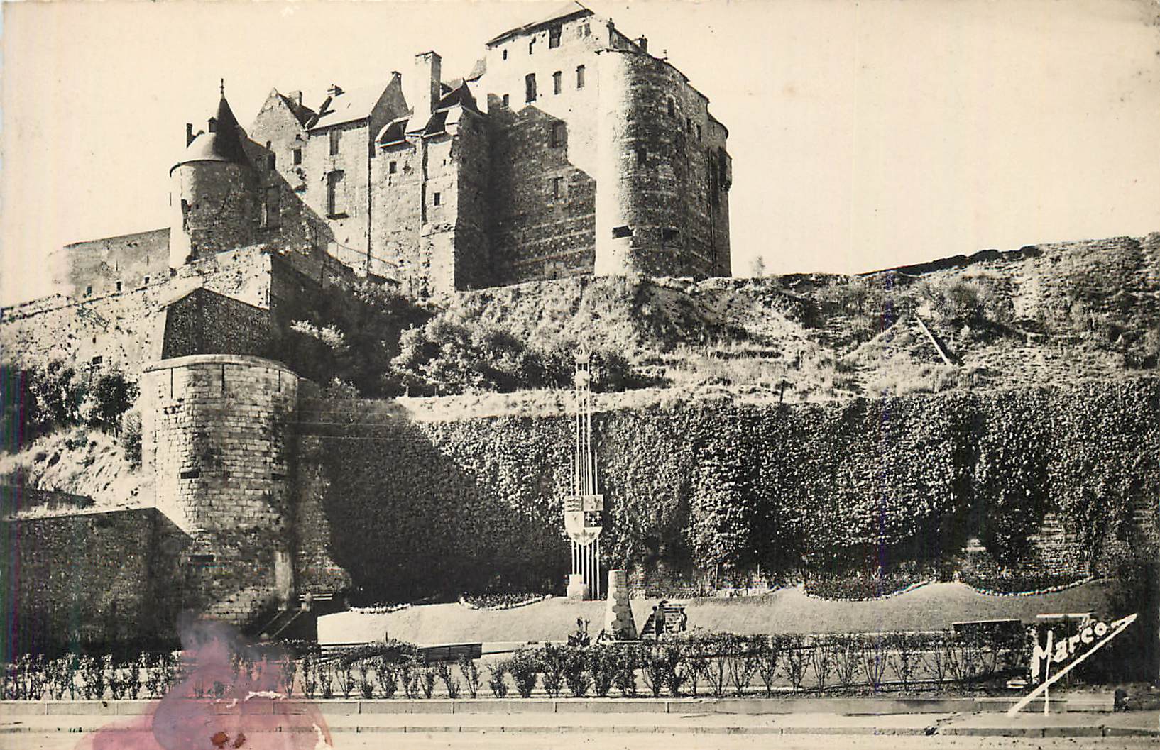 CPM Dieppe (s inf) square du canada et le vieux chateau
