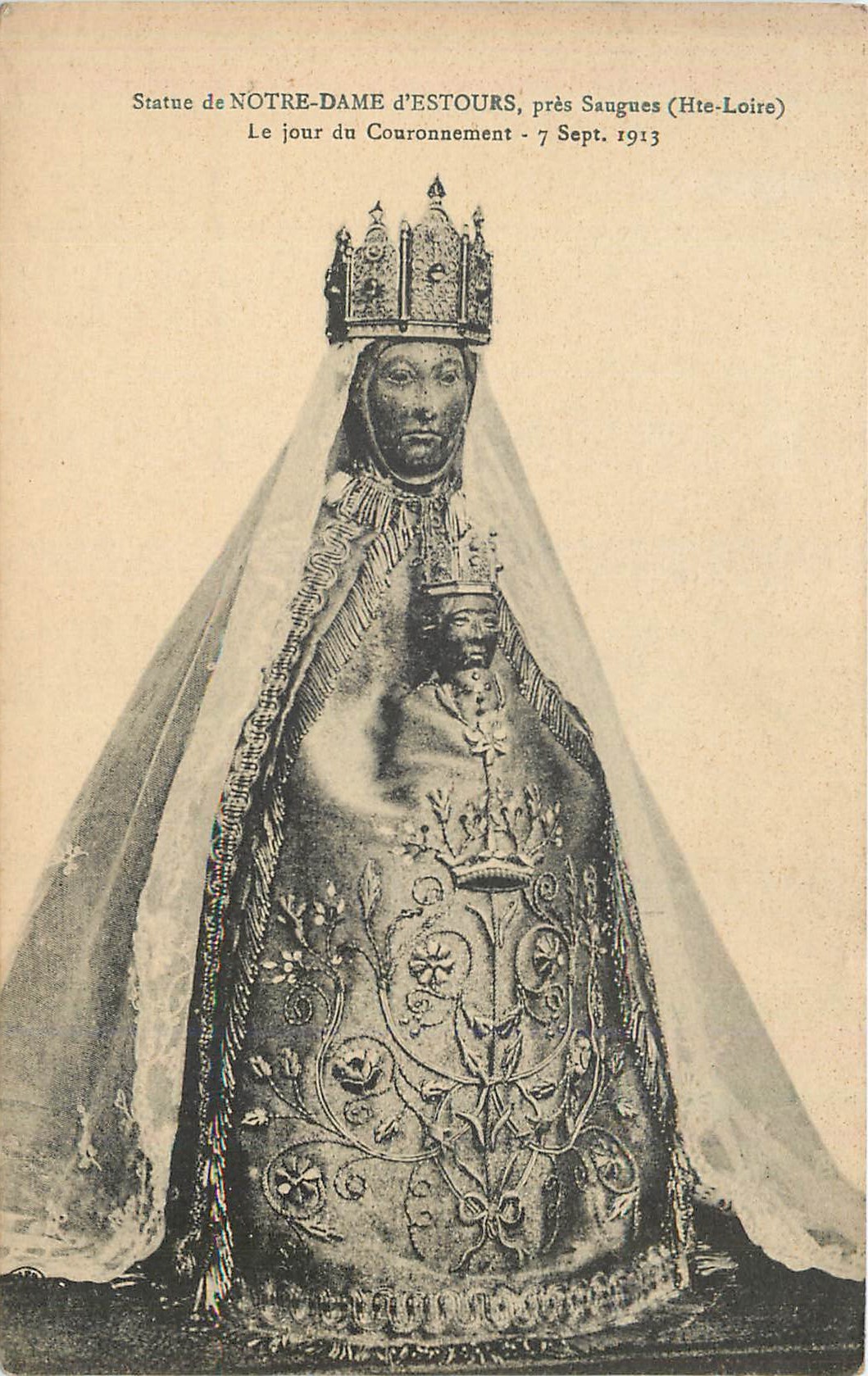 CPA Statue de notre dame d estours pres saugues (hte loire) le jour de couronnement