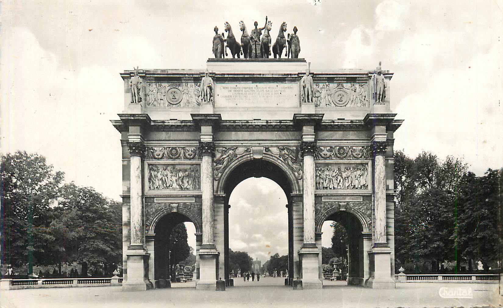 CPM Paris le carrousel perspective sur l obelisque et l arc de triomphe