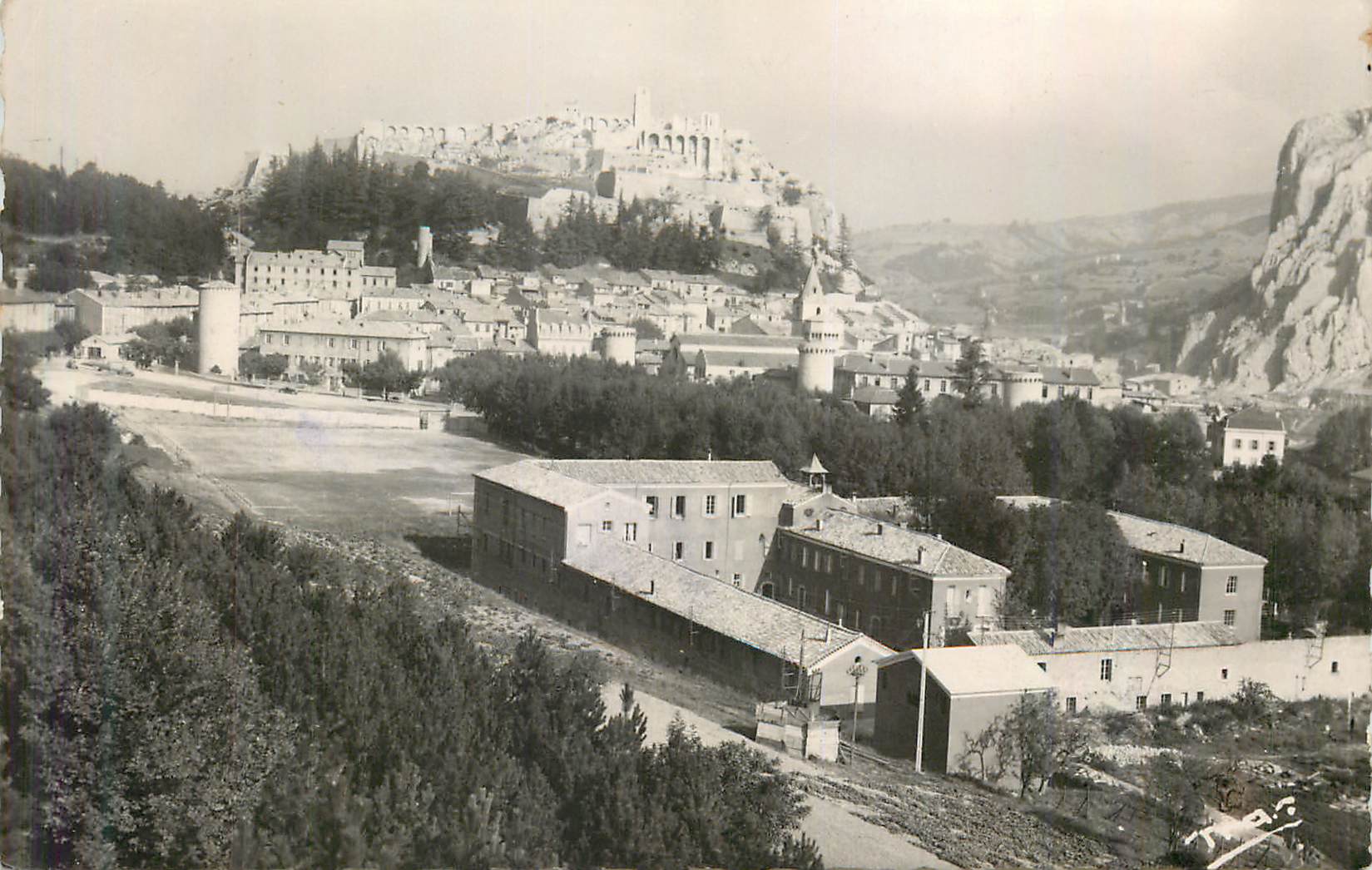 CPM Sisteron (b a) alt 482 m vue generale