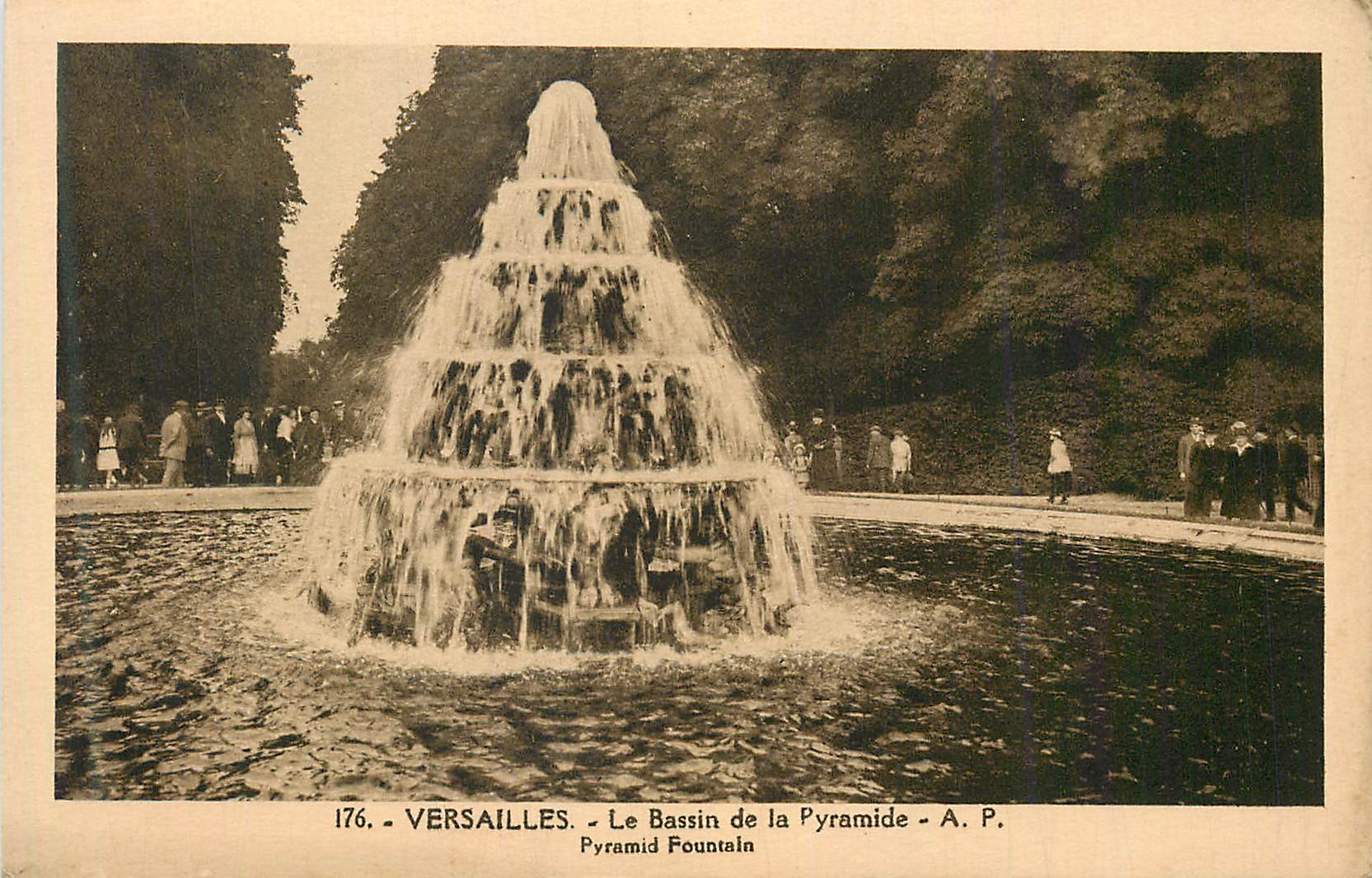 CPA Versailles le bassin de la pyramide