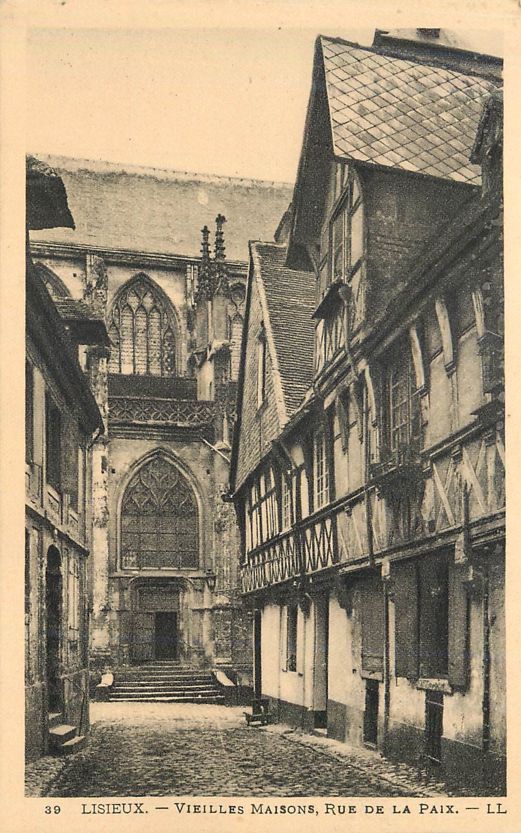 Lisieux — Alte Häuser, Rue de la Paix — LL