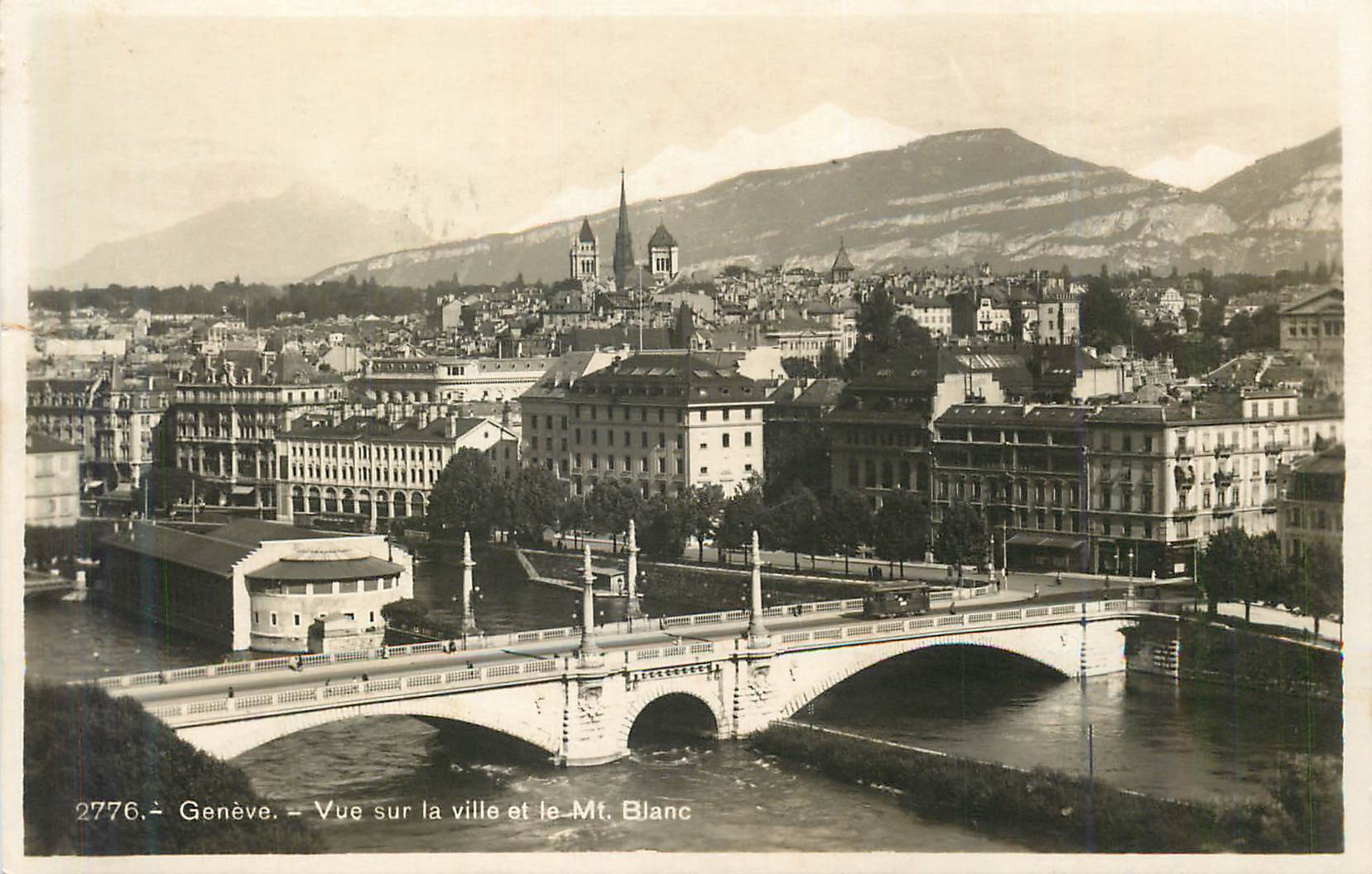 CPM Geneve vue sur la ville et le mt blanc