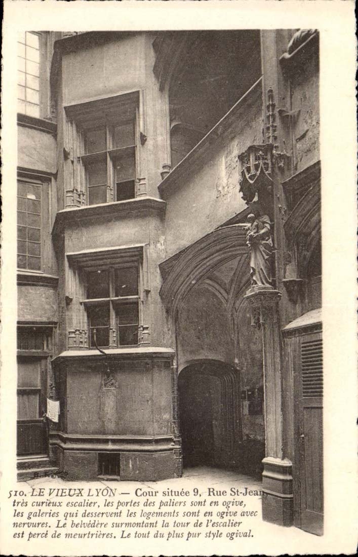 Cour située 9, Rue St-Jean — Lyon — Publisher B. H. O. No. 510