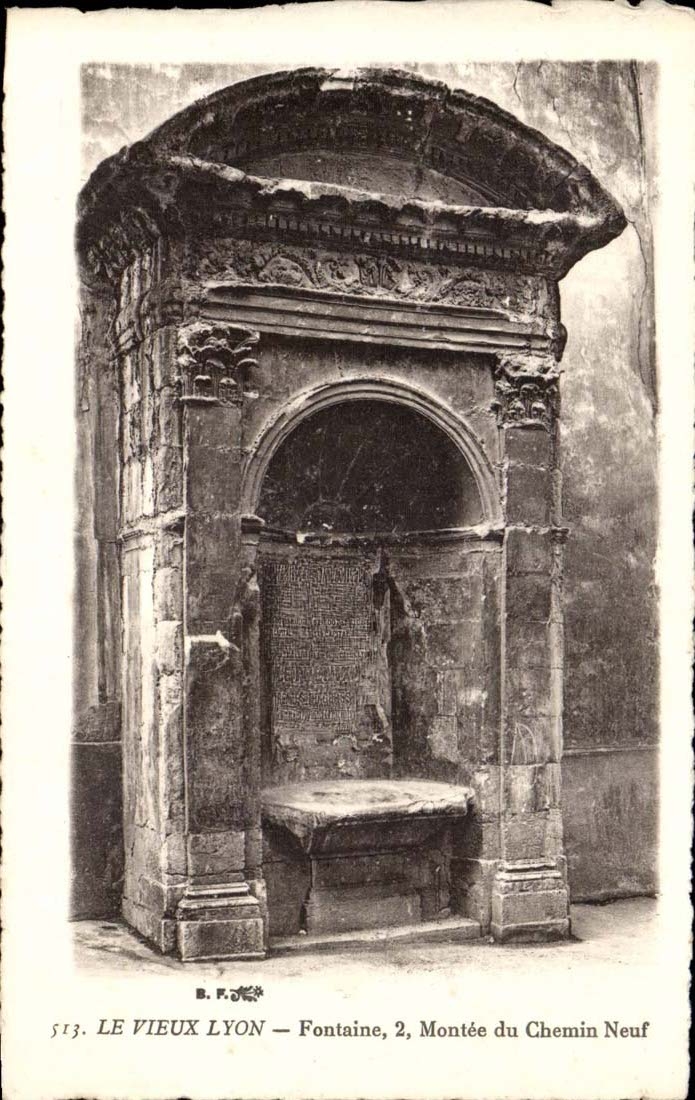Le vieux Lyon CPA Fontaine 2 monee du chemin neuf