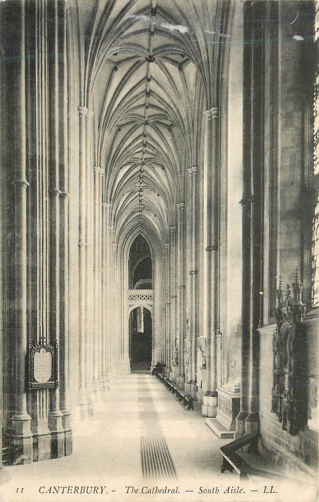 CPA Canterbury The Cathedral Saouth Aisle