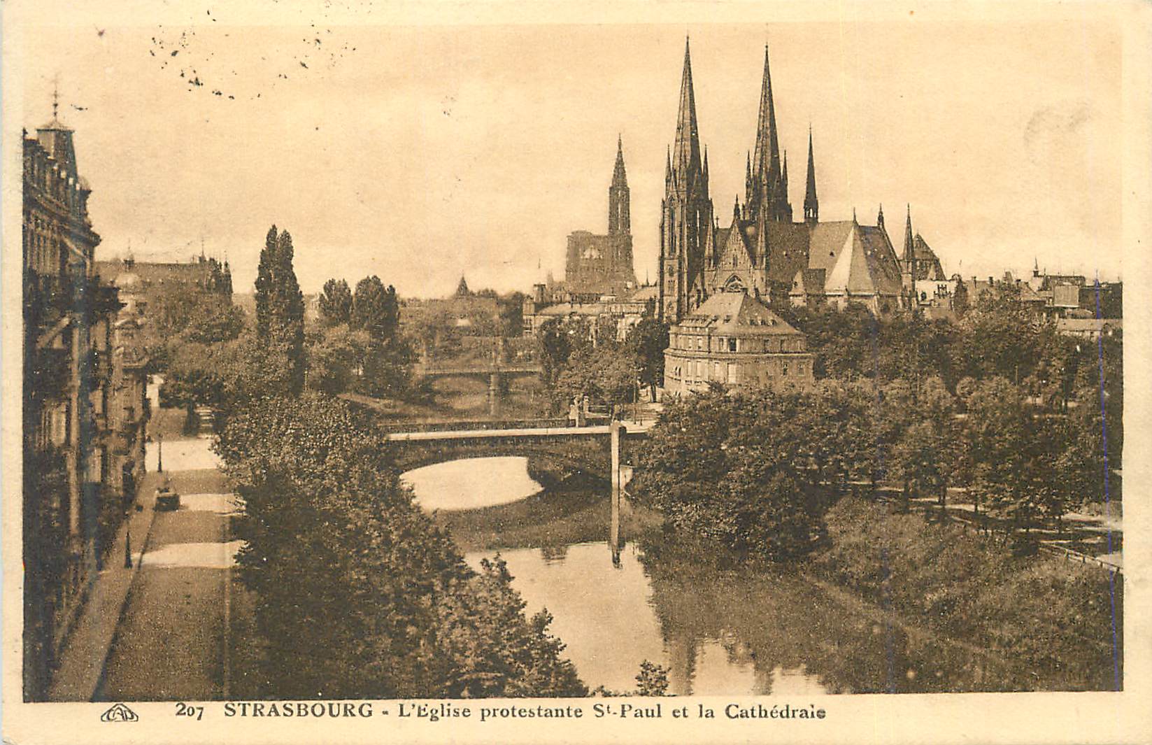 CPA Strasbourg L Eglise protestante St Paul et la Cathedrale