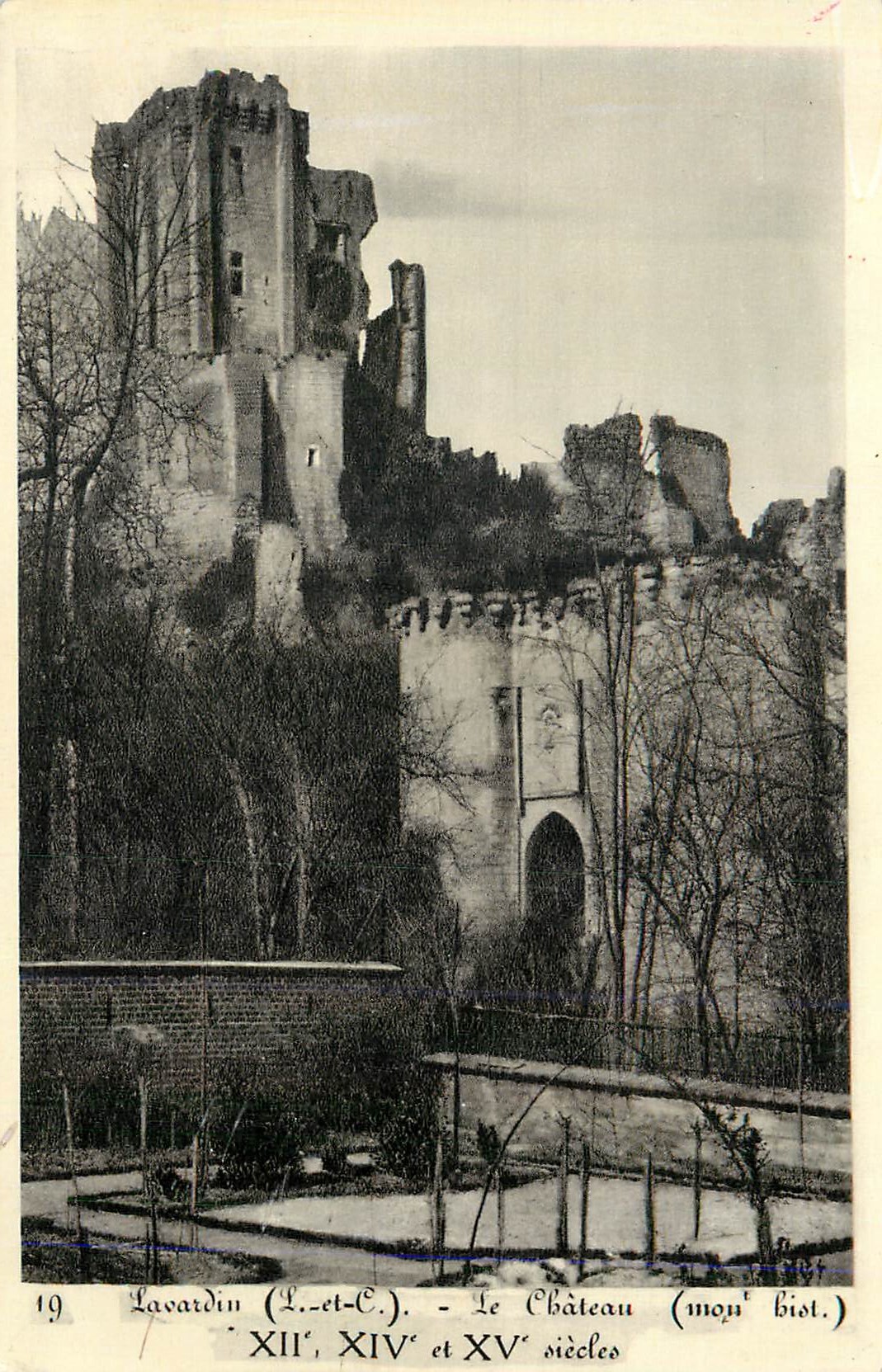 CPA Lavardin Le Chateau mous hist xii xiv et xv siecles