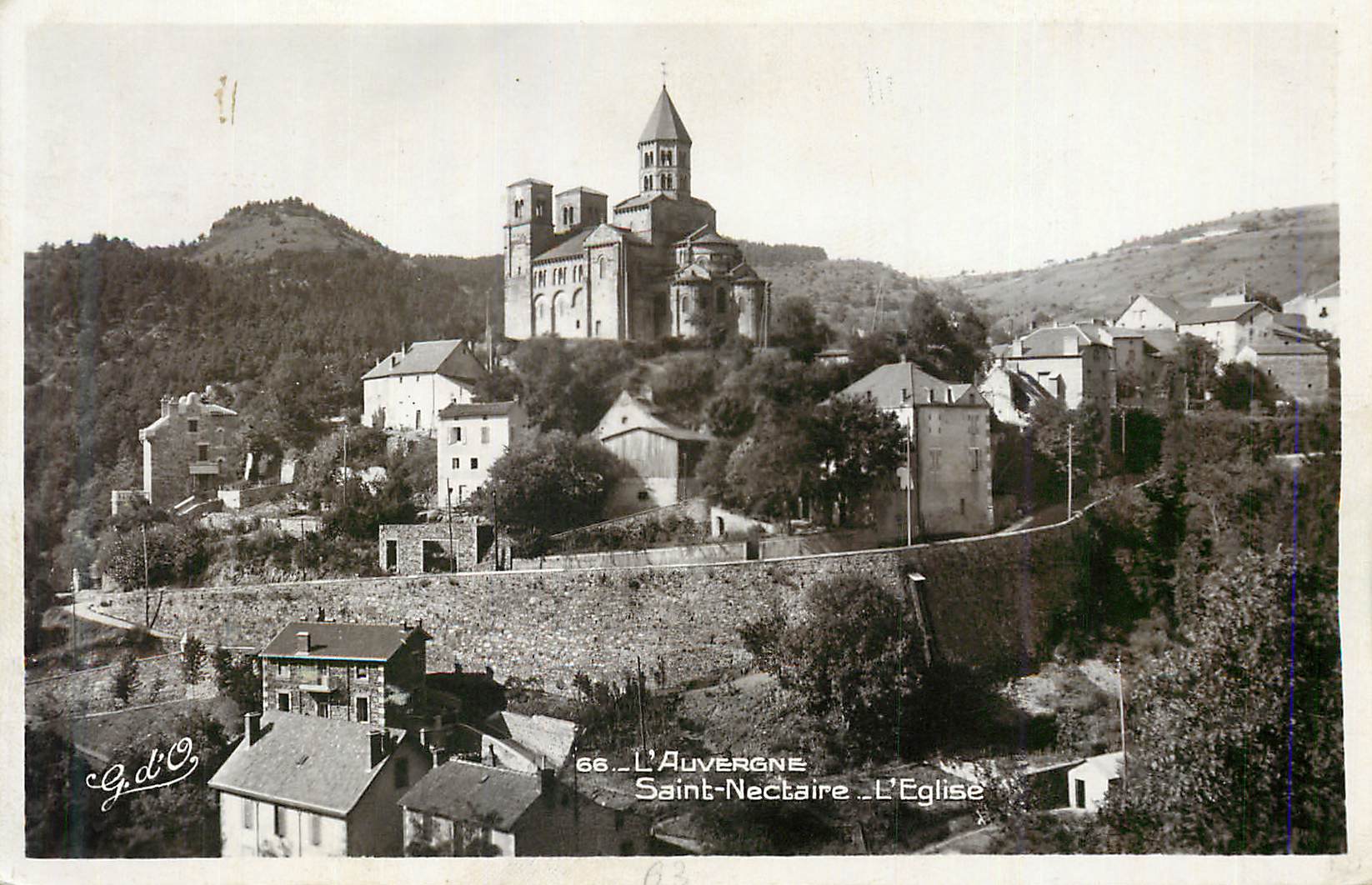 CPM L Auvergne Saint Nectaire L Eglise