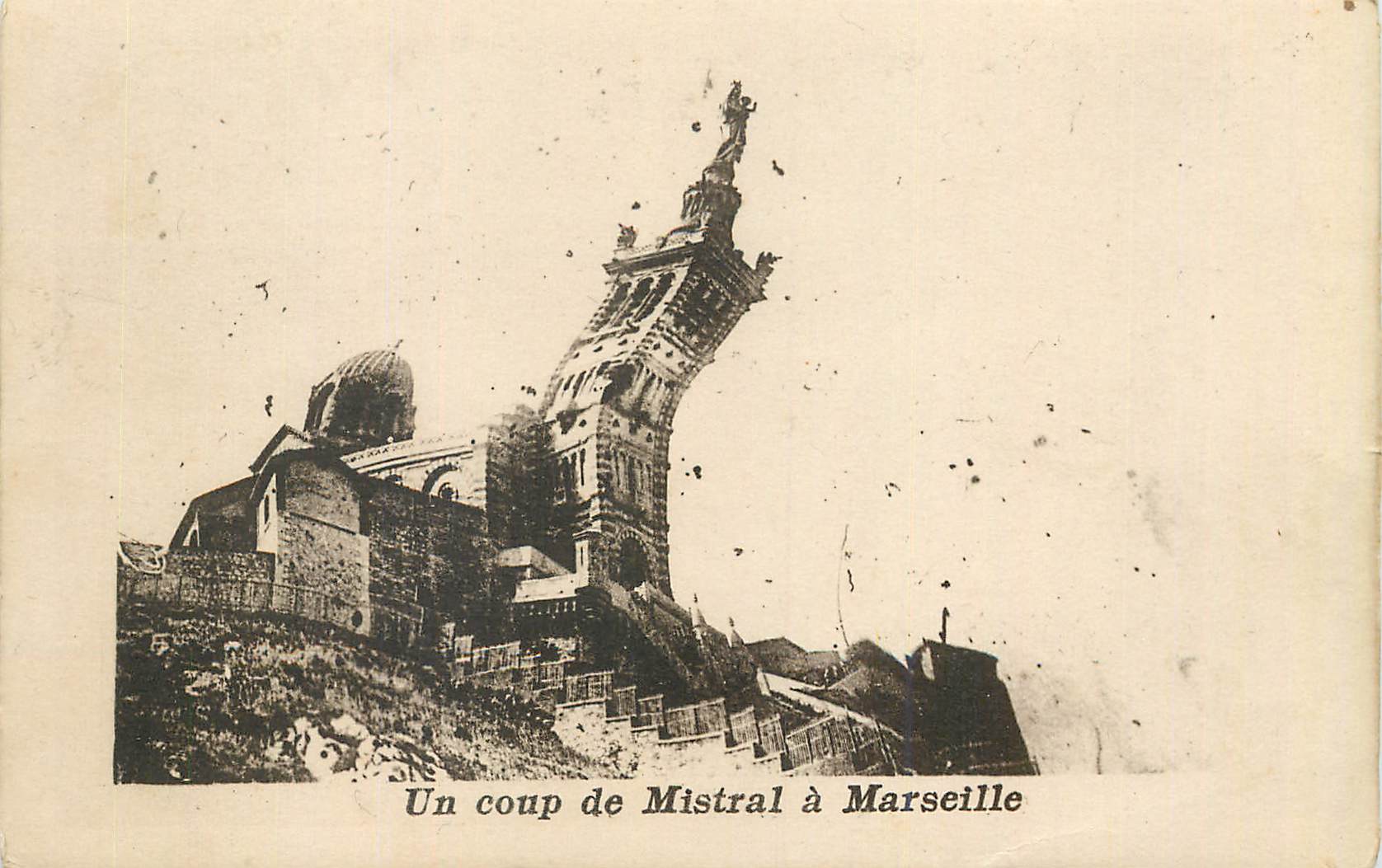CPA Un coup de Mistral a Marseille