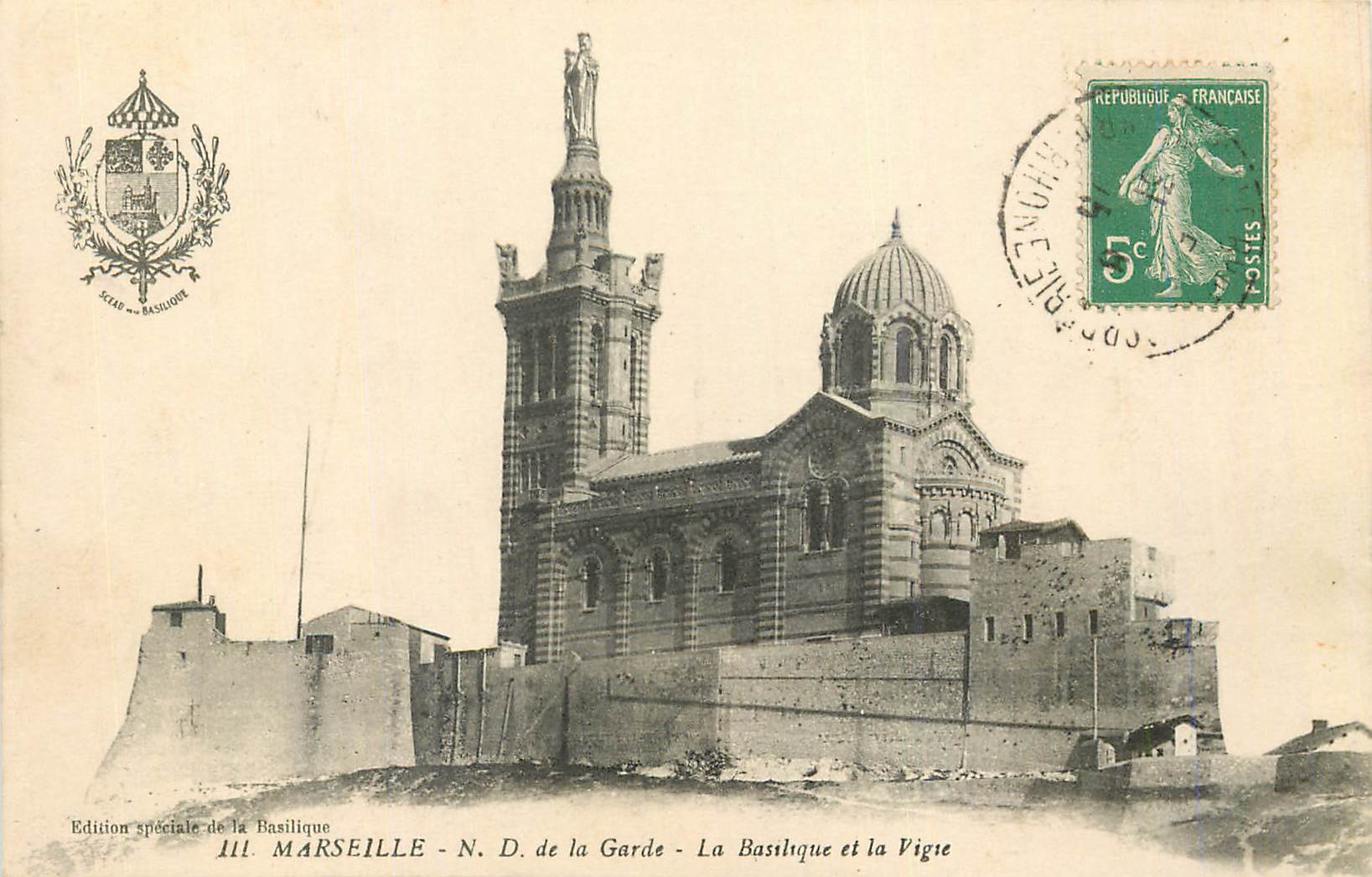 CPA Marseille N D de la Garde La Basilique et la Vigue