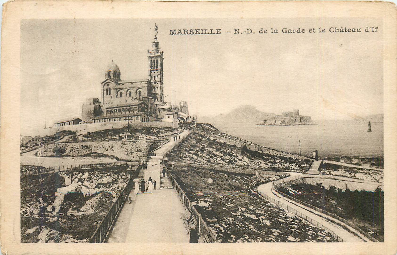 CPA Marseille N D de la Garde et le Chateau d If
