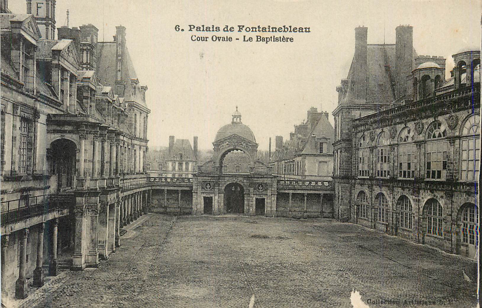 Palazzo di Fontainebleau — Cour Ovale - Il Battistero — Collezione Artistica B.1