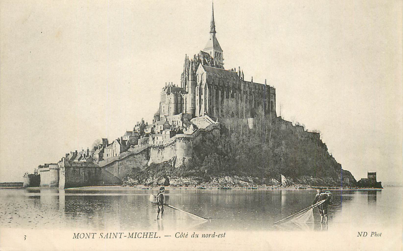 CPA Mont Saint Michel Cote du nord est Peche Pecheurs
