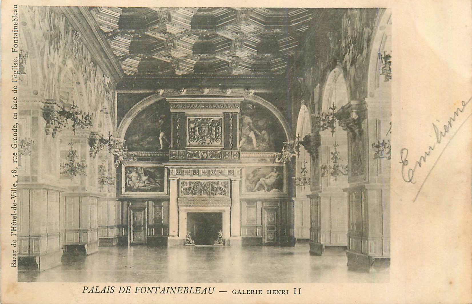 Palast von Fontainebleau — Galerie Henri II — Bazar de l'Hôtel-de-Ville, 58, Grande Straße, gegenüber der Kirche