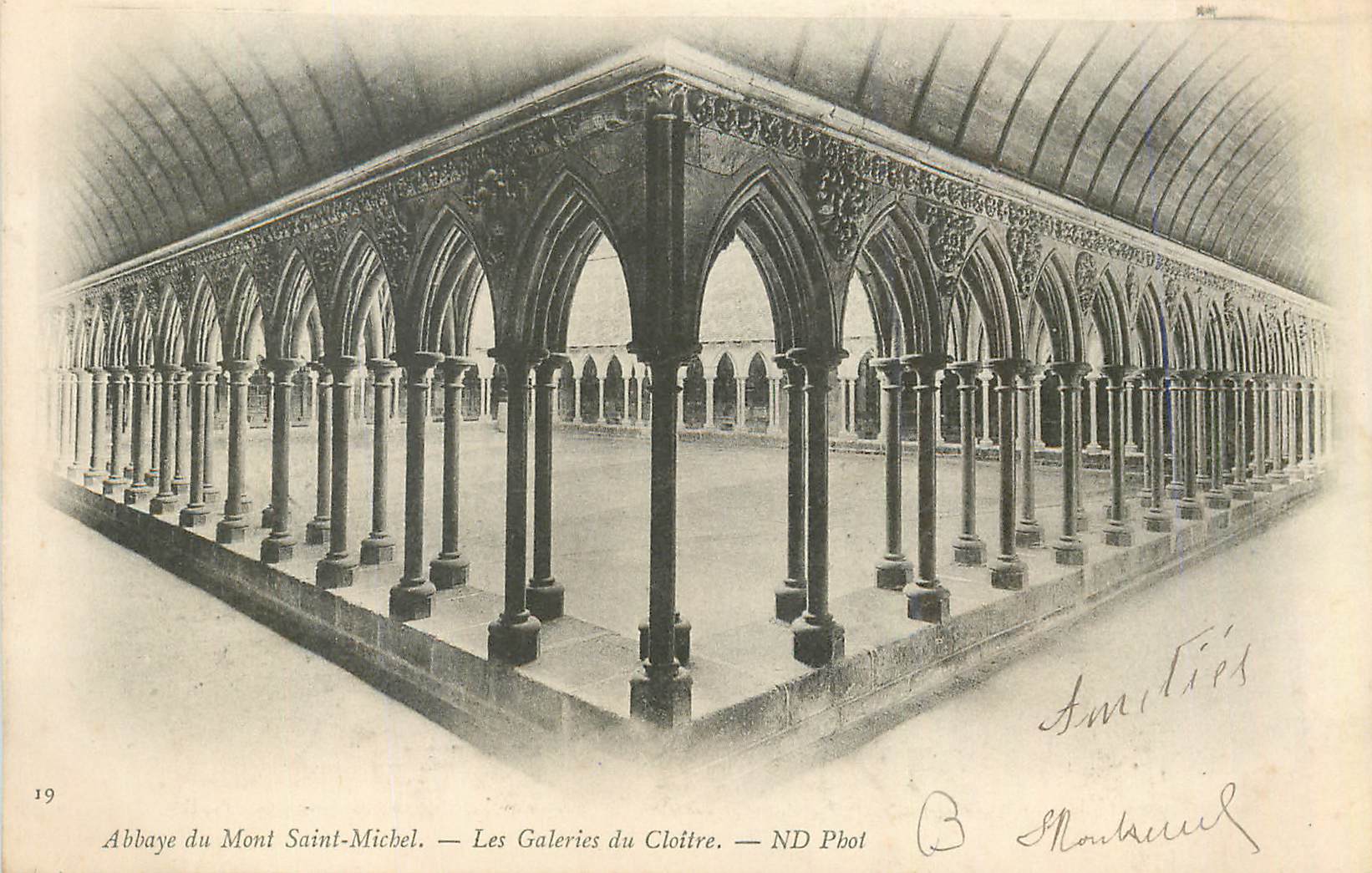 CPA Abbaye du Mont Saint Michel Les Galeries du Cloitre (carte 1900)