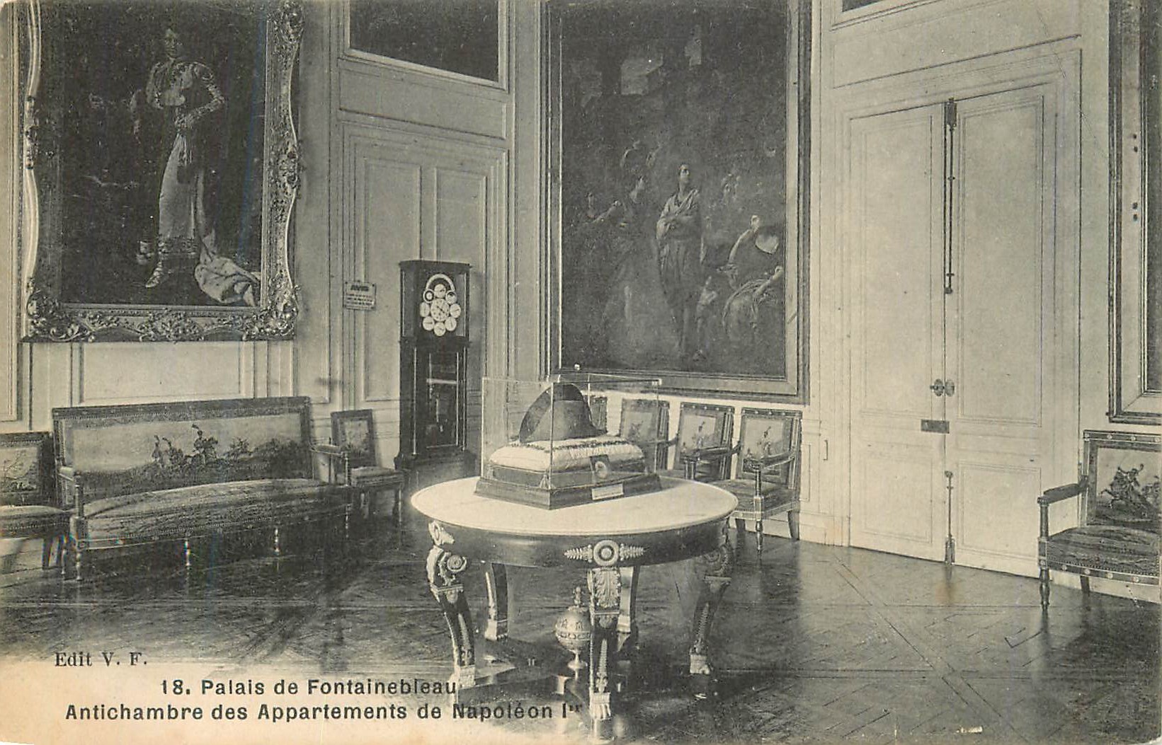 Palais de Fontainebleau — Antichambre des Appartements de Napoléon Ier — Edit V.F. n°18