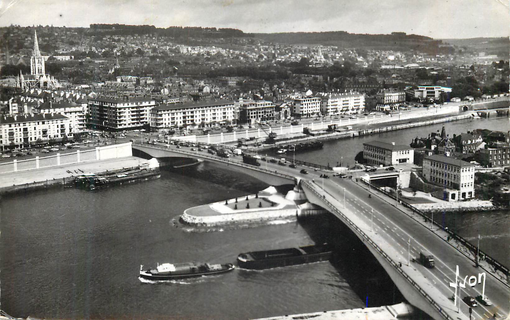 CPM Rouen Siene Mme Le Pont Corneille pris de la Tour des Archives Au fond et a gauche