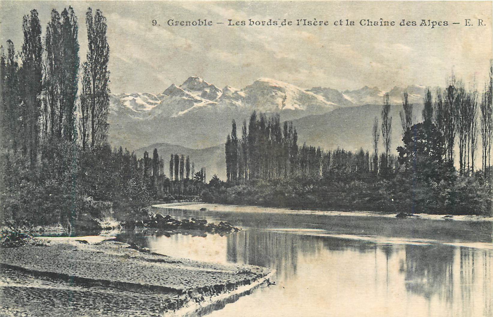 CPA Grenoble Les bords de l'Isere et la chaine des Alpes