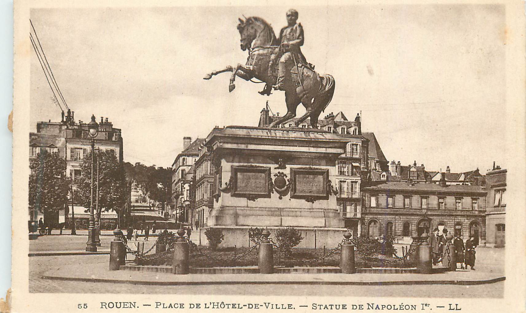 CPA Rouen Place de L Hotel de Ville Statue de Napoleon