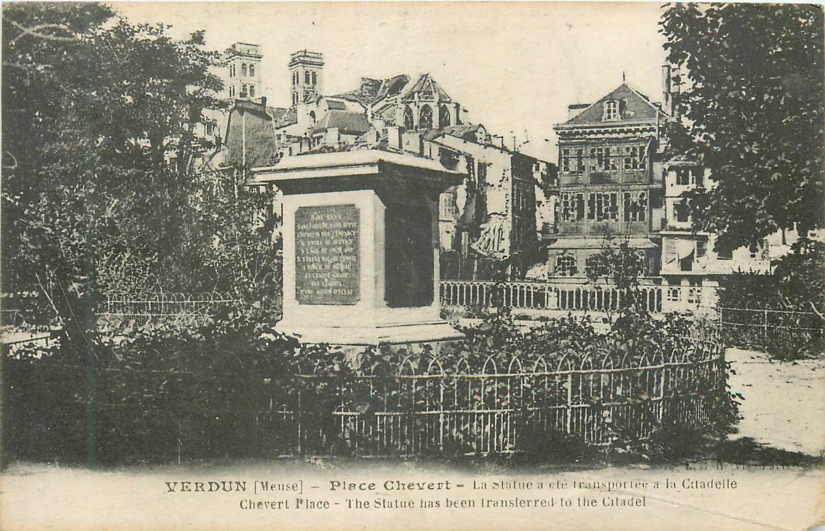 Verdun [Meuse] — Place Chevert — La statue a été transportée à la Citadelle